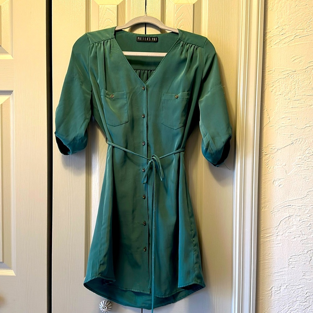 Stylish green button down dress with simple tie waist and v-neck